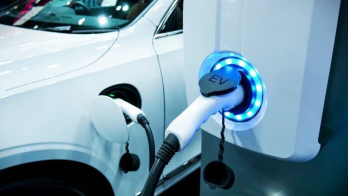 electric_vehicle_201023.jpg
