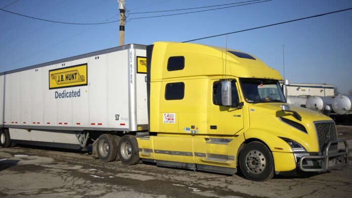 107214779-1679668775961-gettyimages-1237808450-JB_HUNT_TRANSPORT_EARNS.jpeg